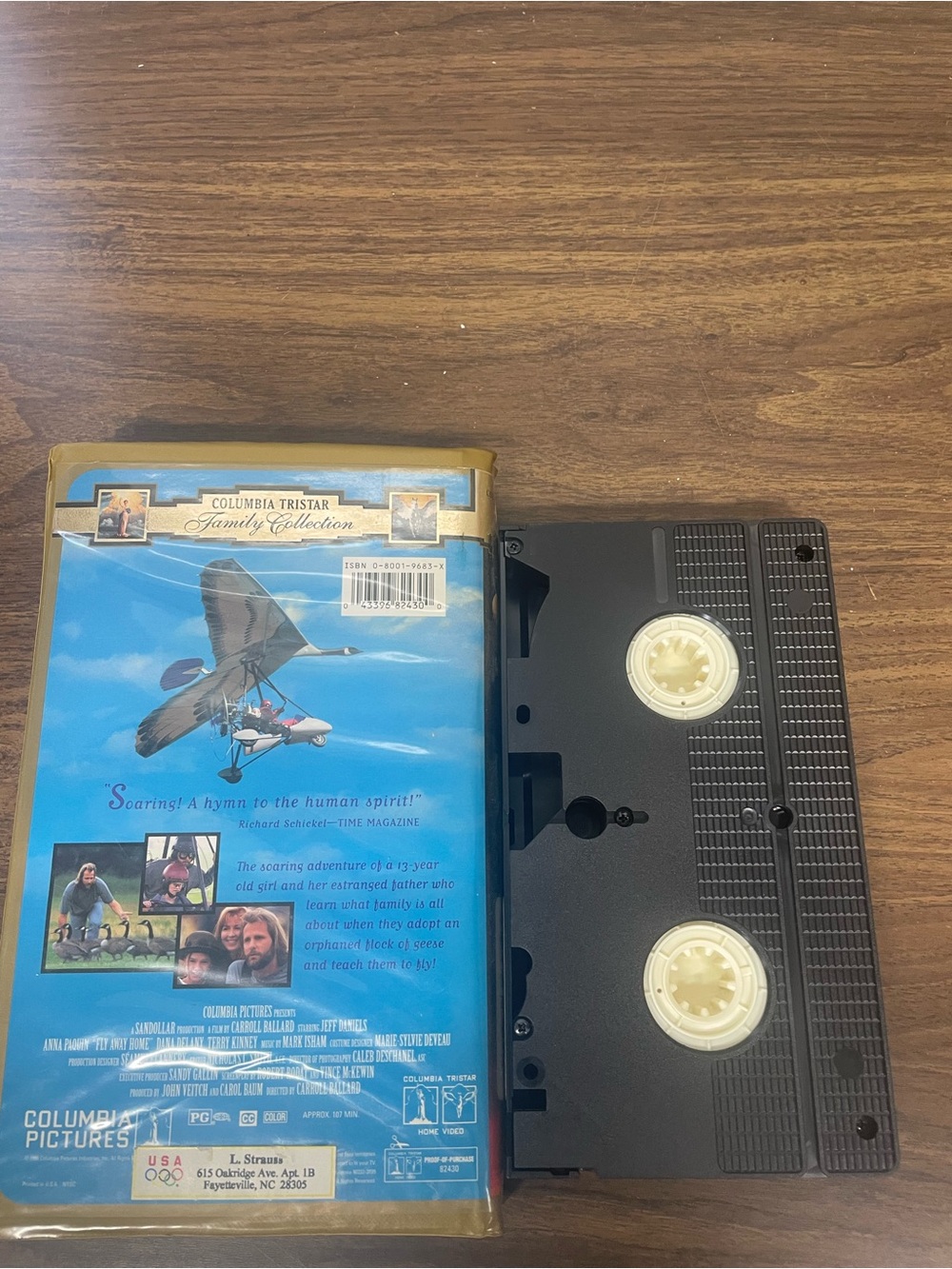 Vintage Fly Away Home VHS 1997 Columbia TriStar Clamshell Case - Picture 4 of 6